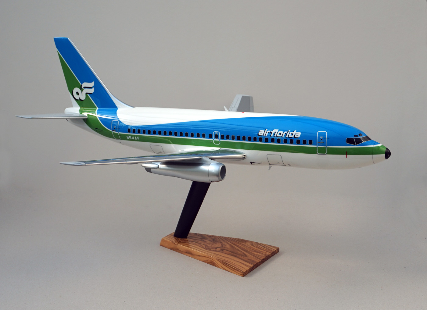 Conquest Models 1/50 Air Florida Boeing 737-200