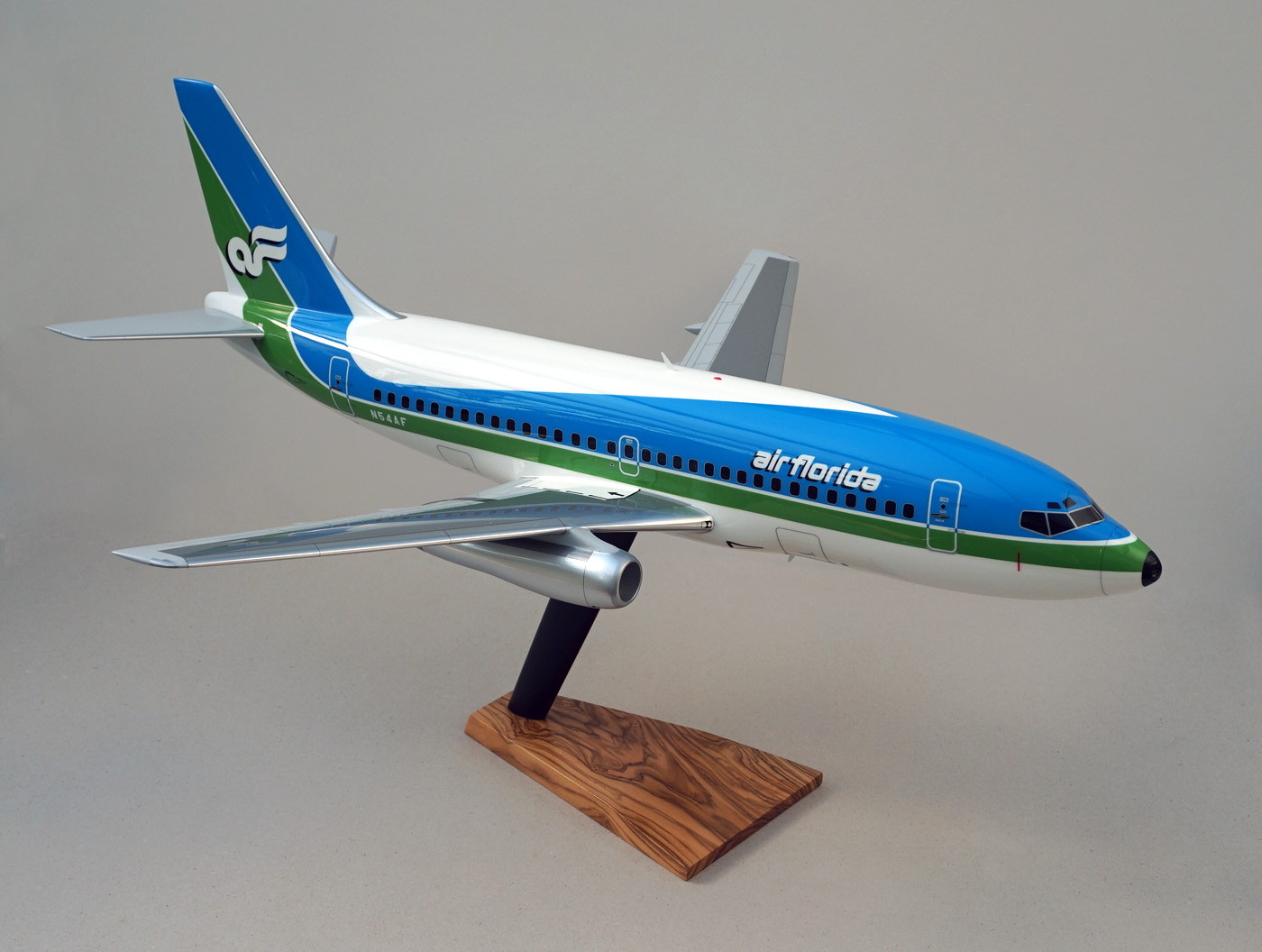 Conquest Models 1/50 Air Florida Boeing 737-200
